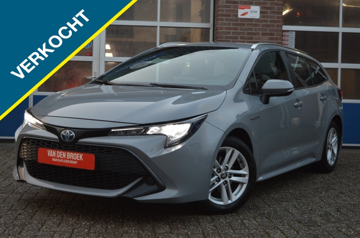 Toyota Corolla 1.8 Hybrid Business 2020 - voorkant