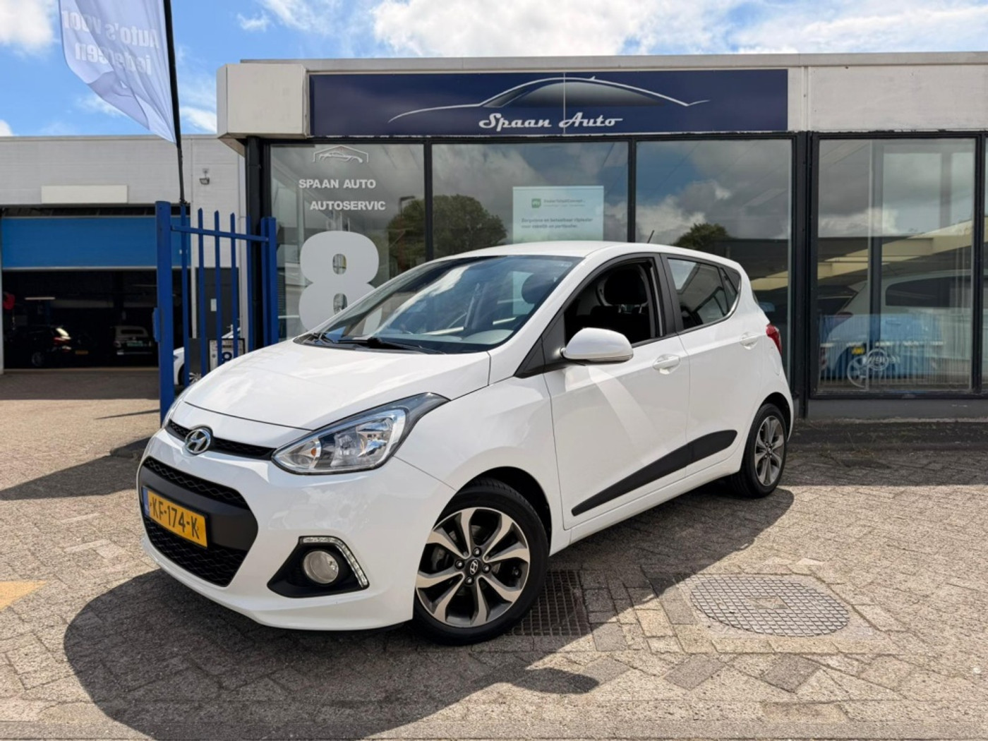 Hyundai I10 1.2i AUTOMAAT | STOELVERW. | CLIMATE CONTROL | STUURVERW. 2016 - voorkant