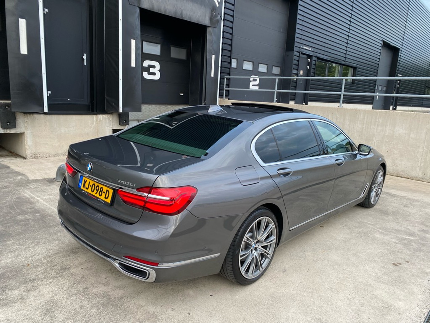 Foto van BMW 740li