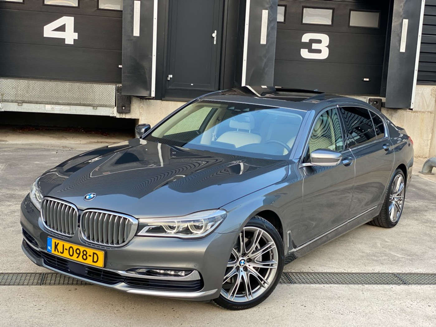Foto van BMW 740li