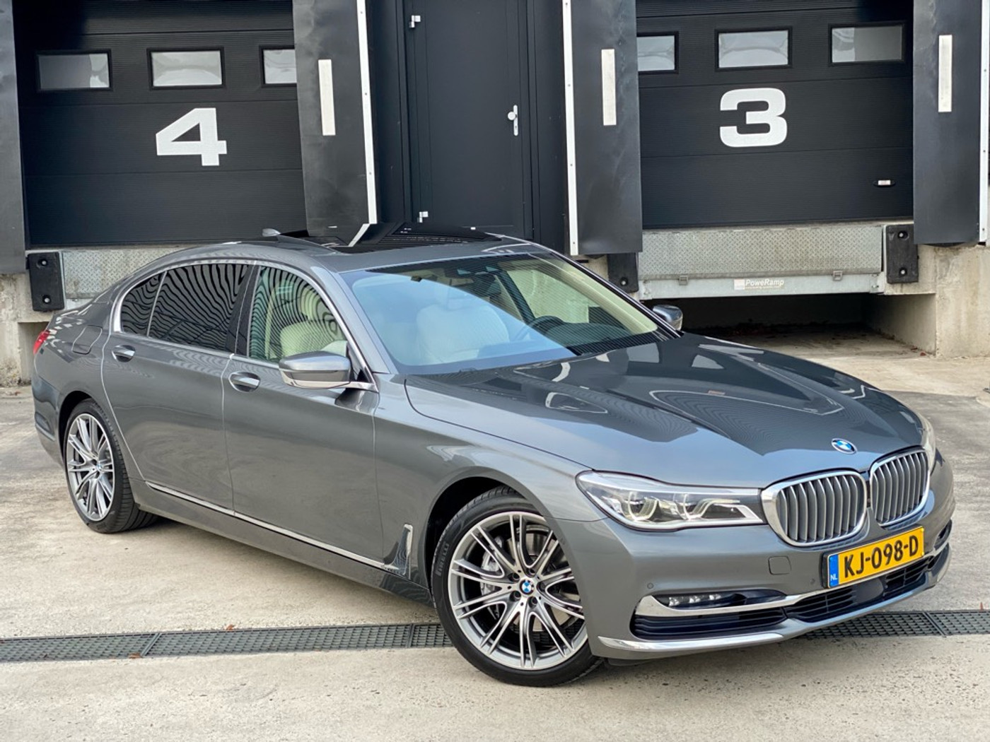 Foto van BMW 740li