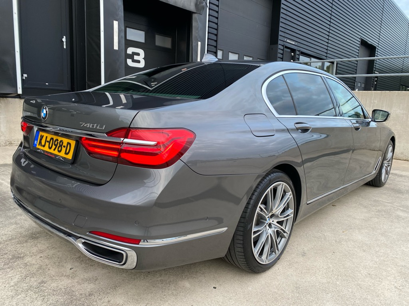 Foto van BMW 740li