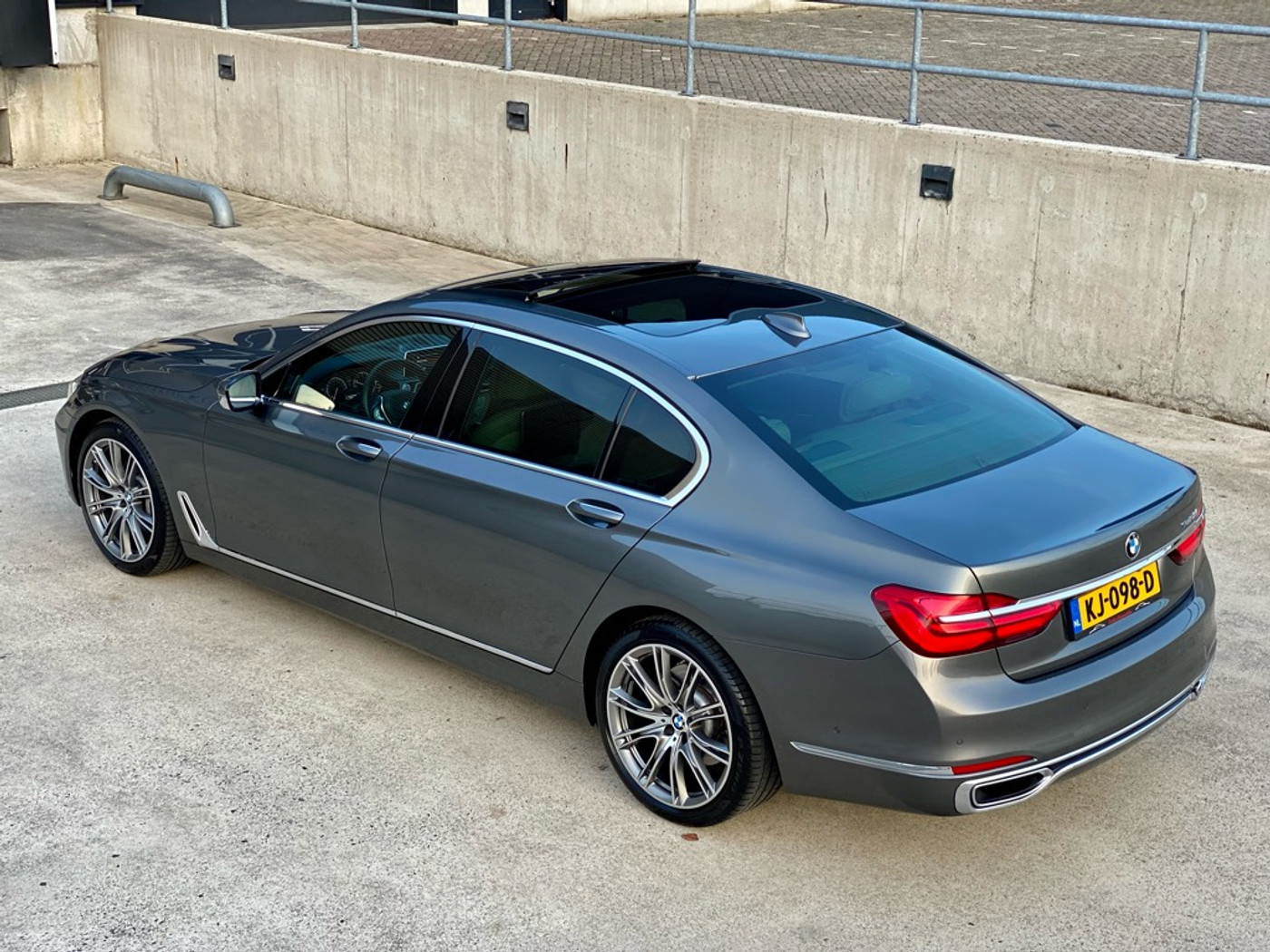Foto van BMW 740li