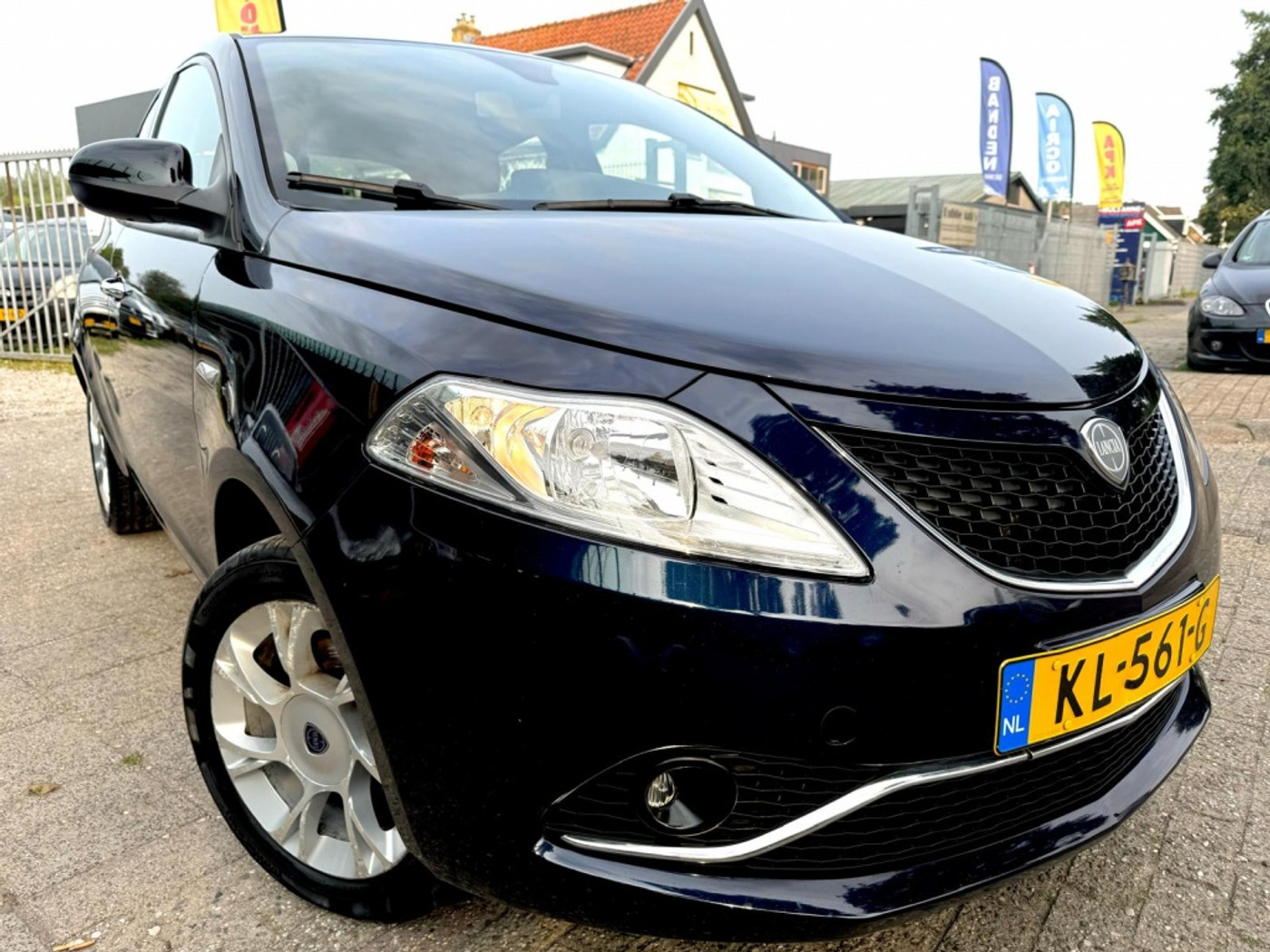 Lancia Ypsilon 0.9 TA Opening Ed. 2016 - voorkant