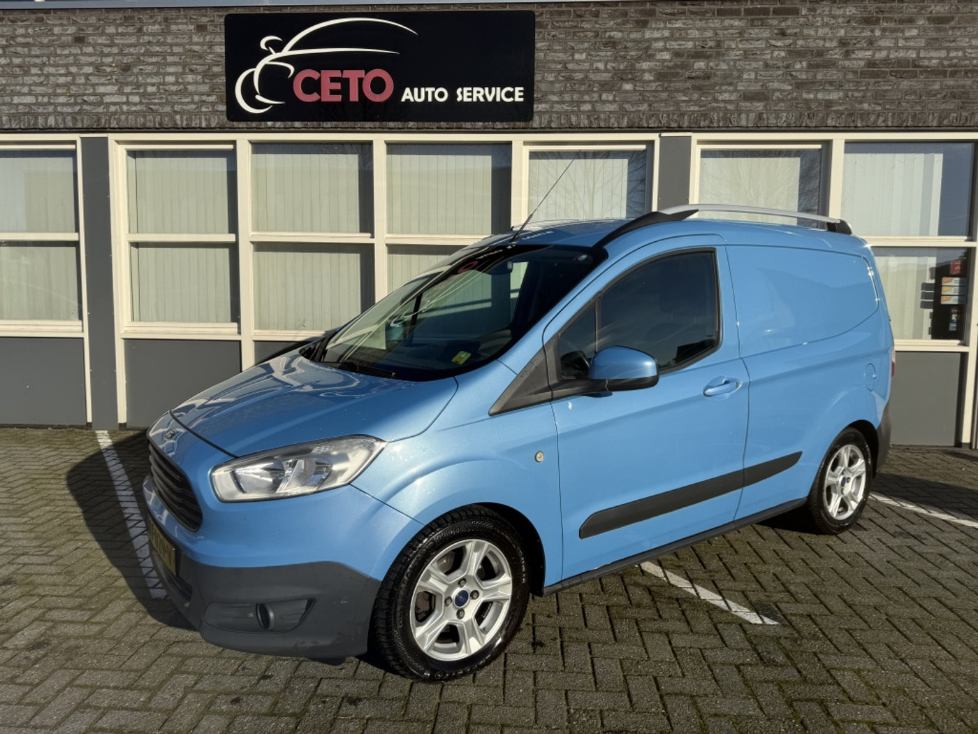 Ford Transit Courier 1.5 TDCI Trend volle nette auto! 2014 - voorkant