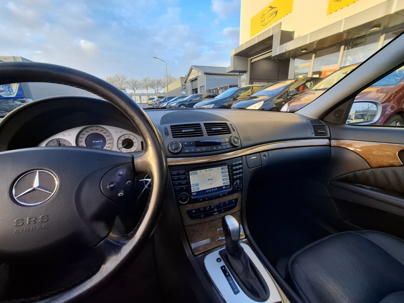 Foto van Mercedes-Benz E 350