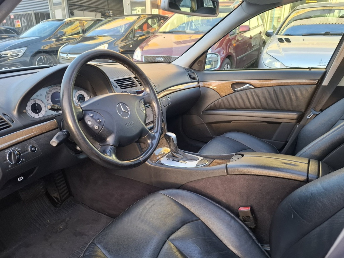 Foto van Mercedes-Benz E 350
