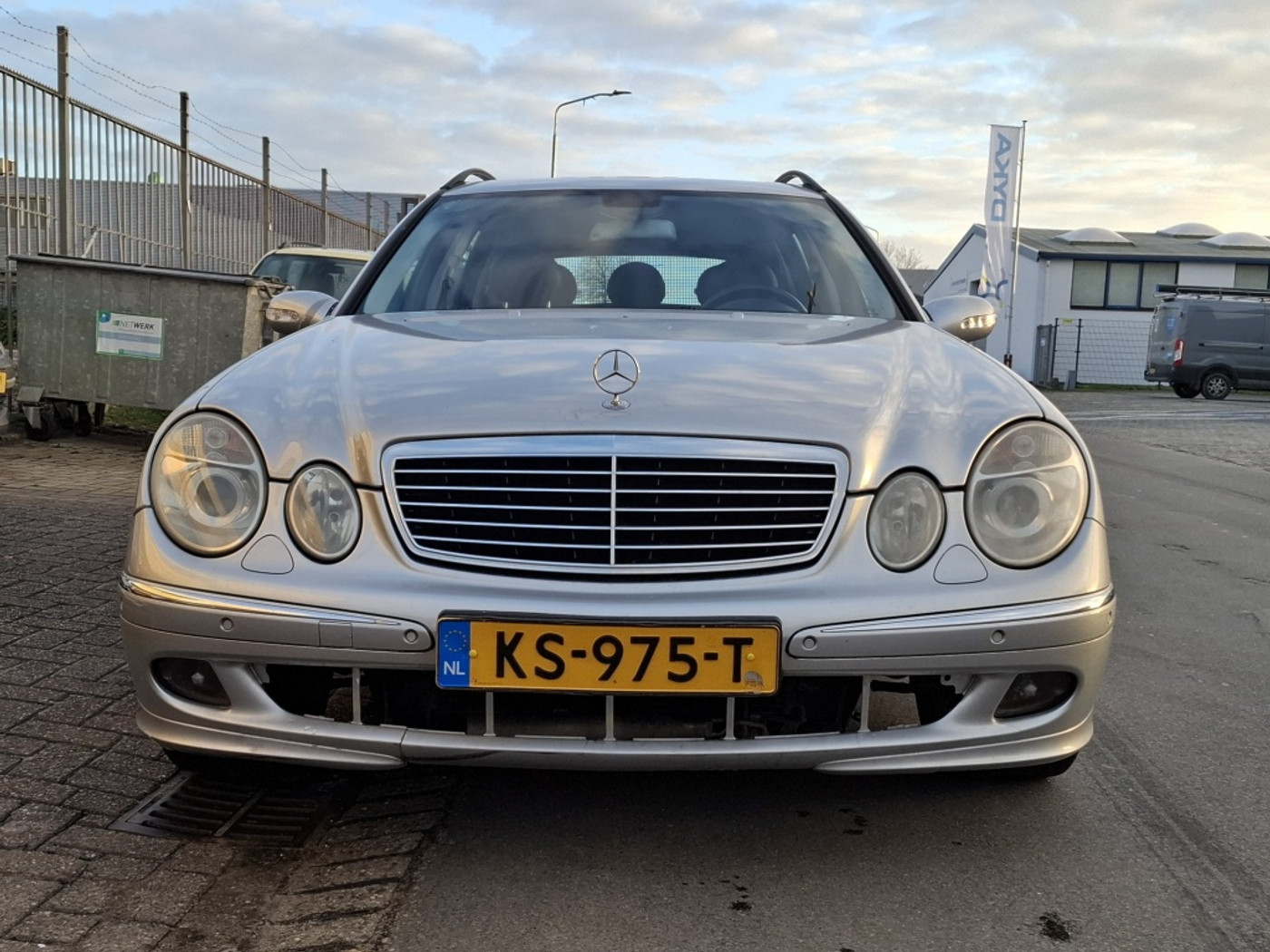 Foto van Mercedes-Benz E 350