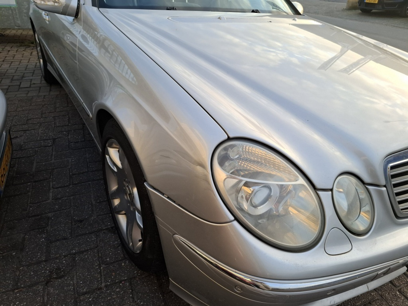 Foto van Mercedes-Benz E 350