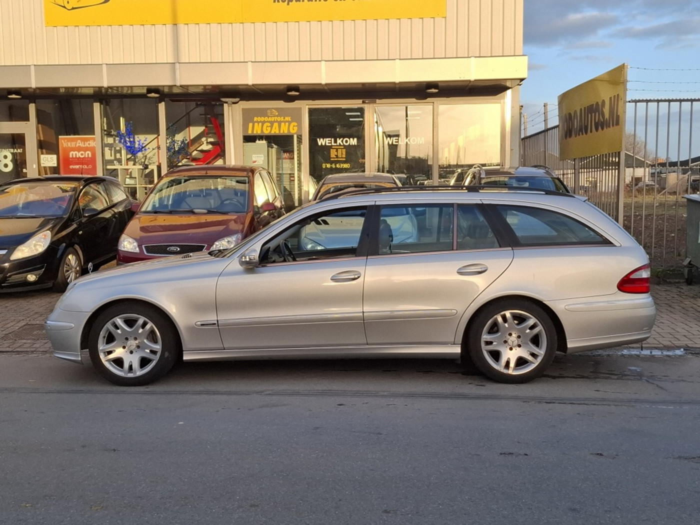 Foto van Mercedes-Benz E 350