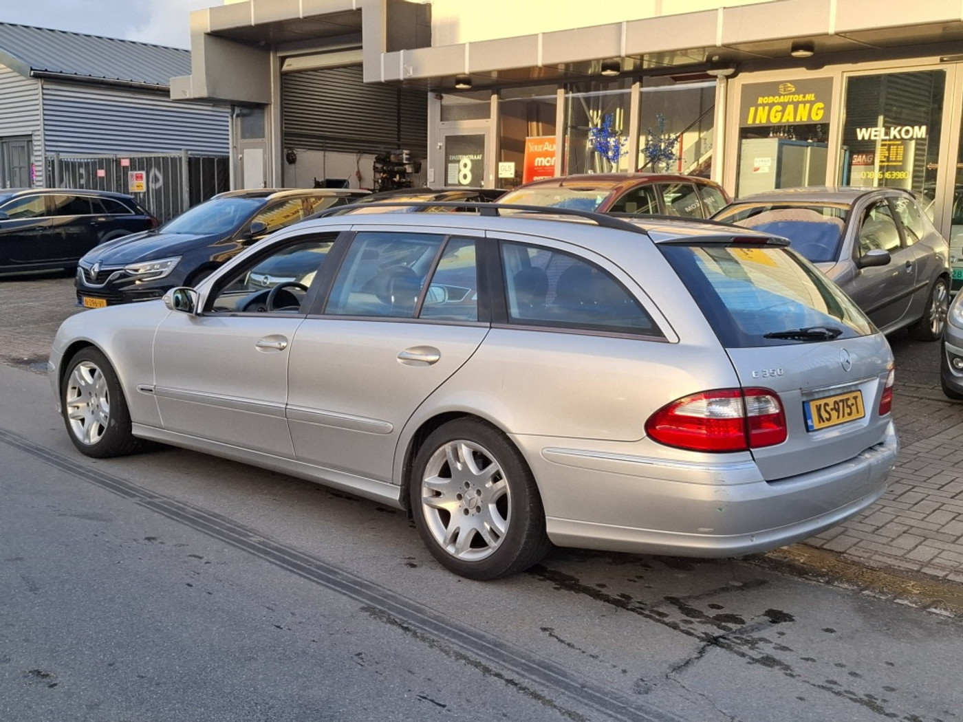 Foto van Mercedes-Benz E 350