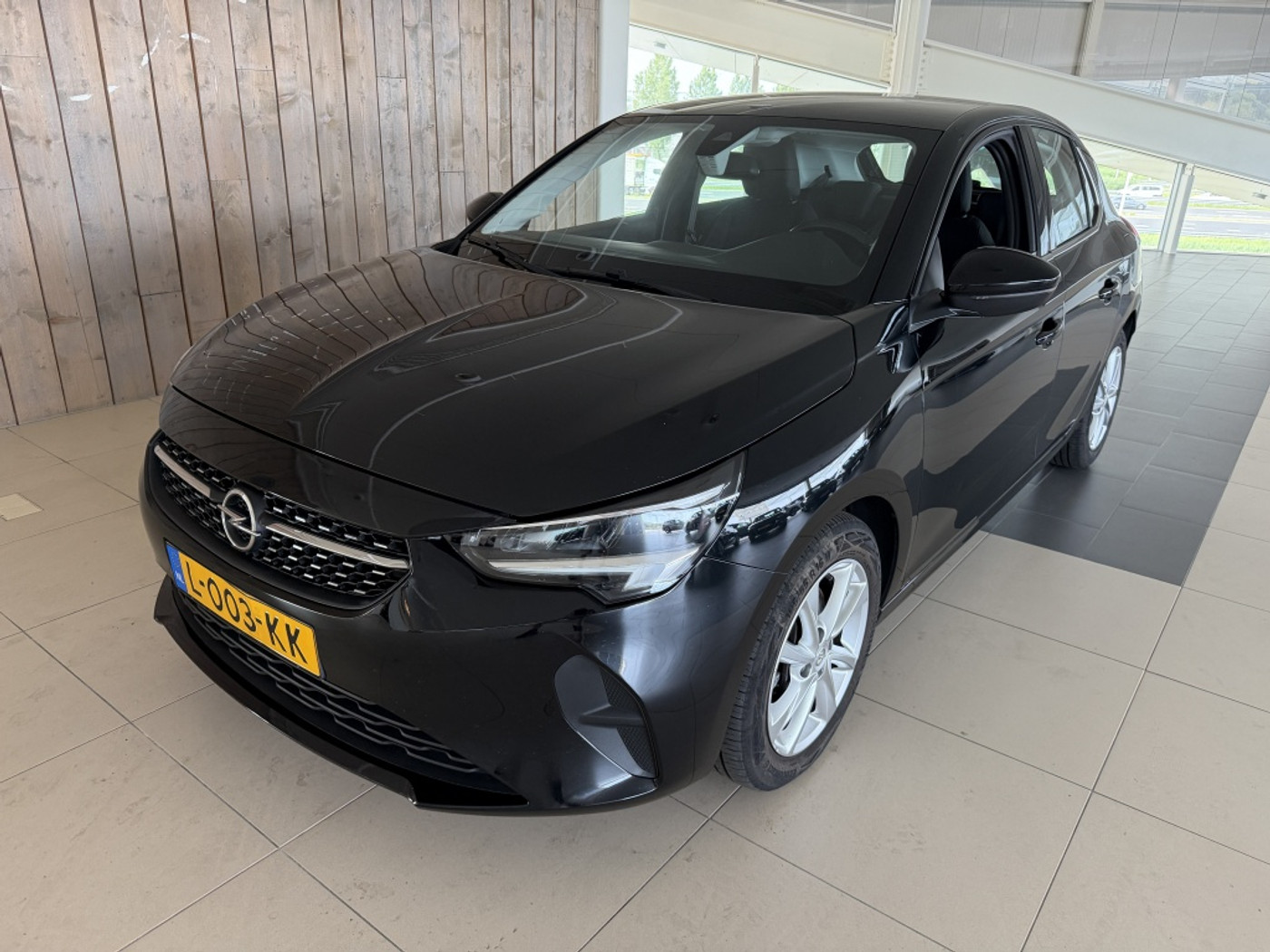 Opel Corsa 1.2 Elegance 2021 - voorkant