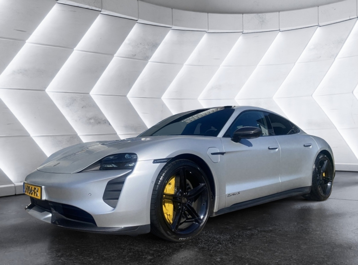 Porsche Taycan Turbo S Turbo S 93 kWh 3 JAAR APPROVED GARANTIE! dealer onderhouden. 2020 - voorkant