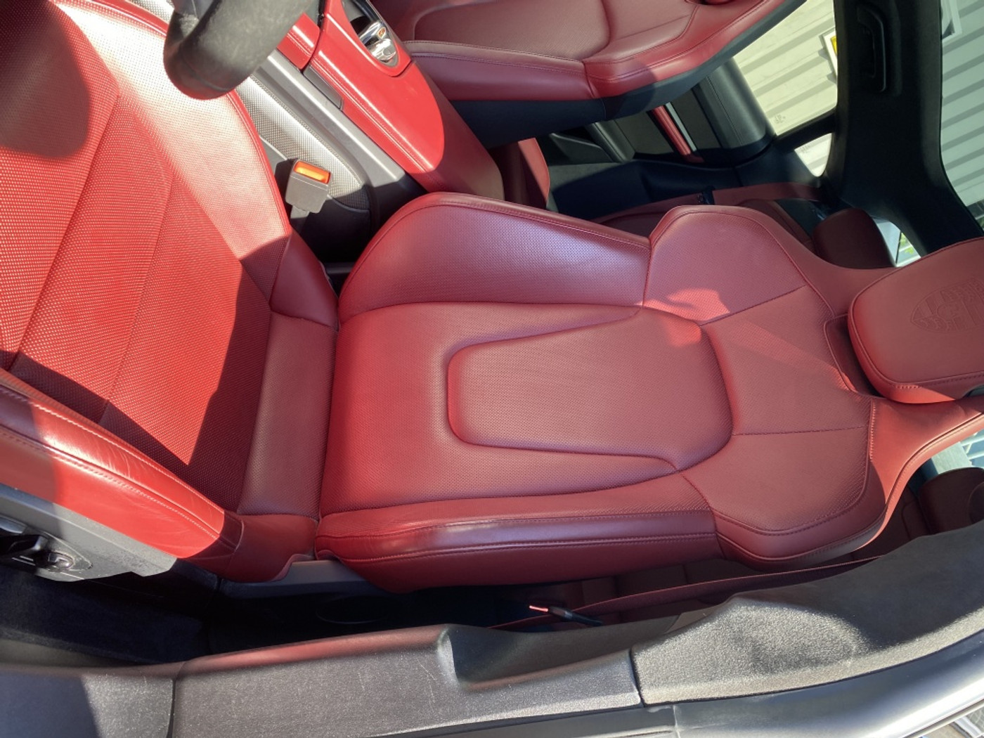 Foto van Porsche Taycan Turbo S
