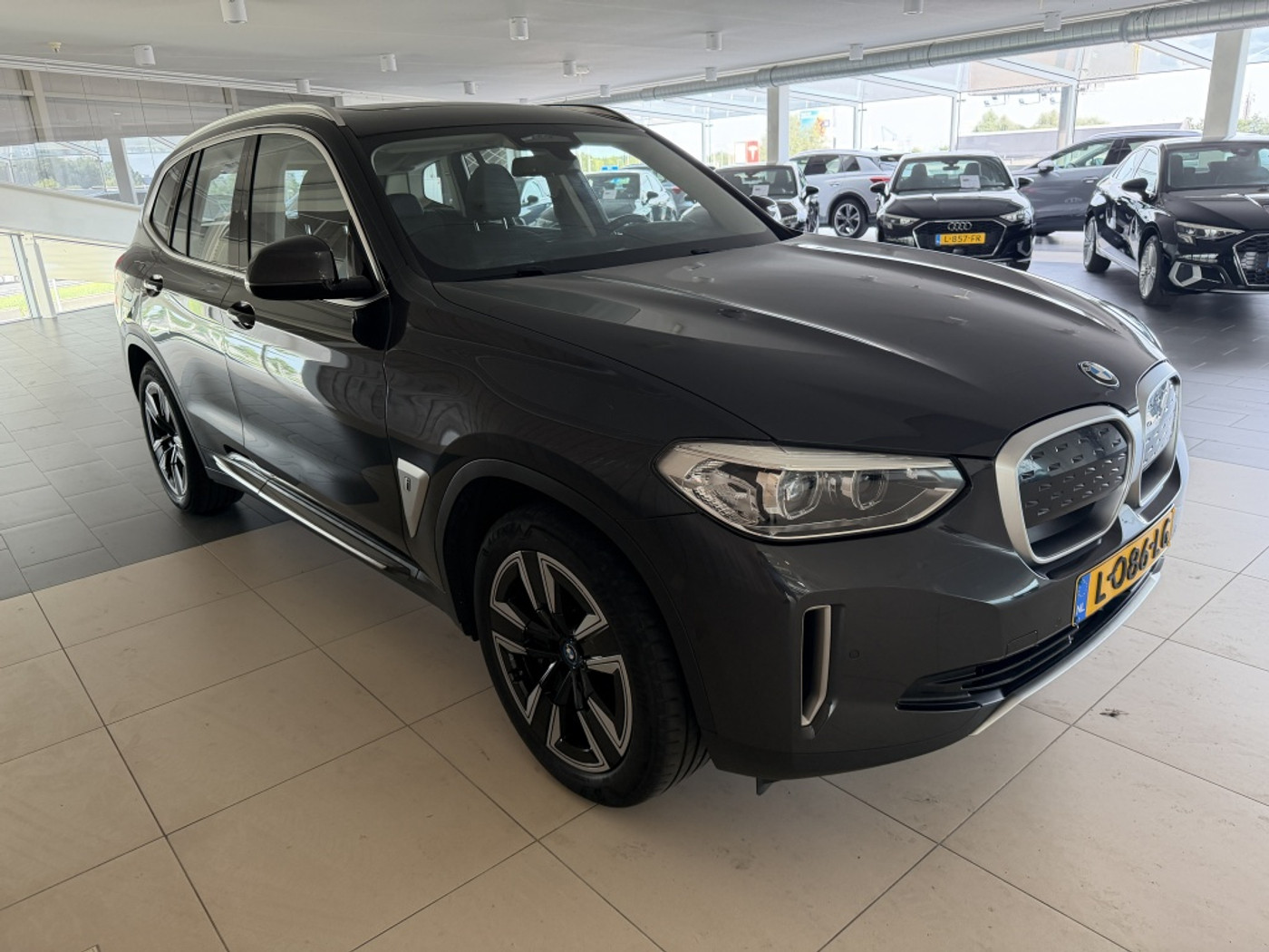 Foto van BMW Ix3