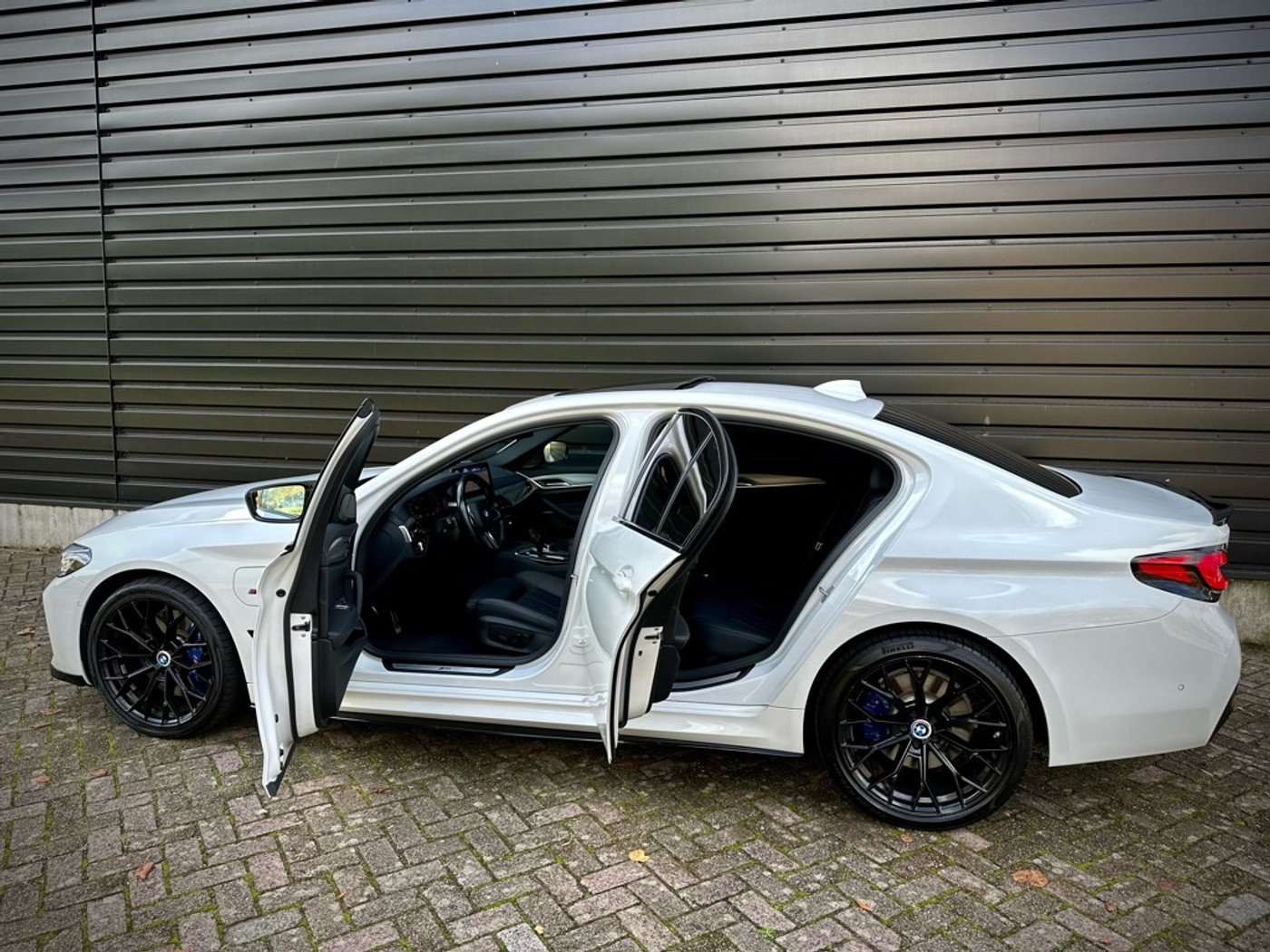 Foto van BMW 545e xDrive