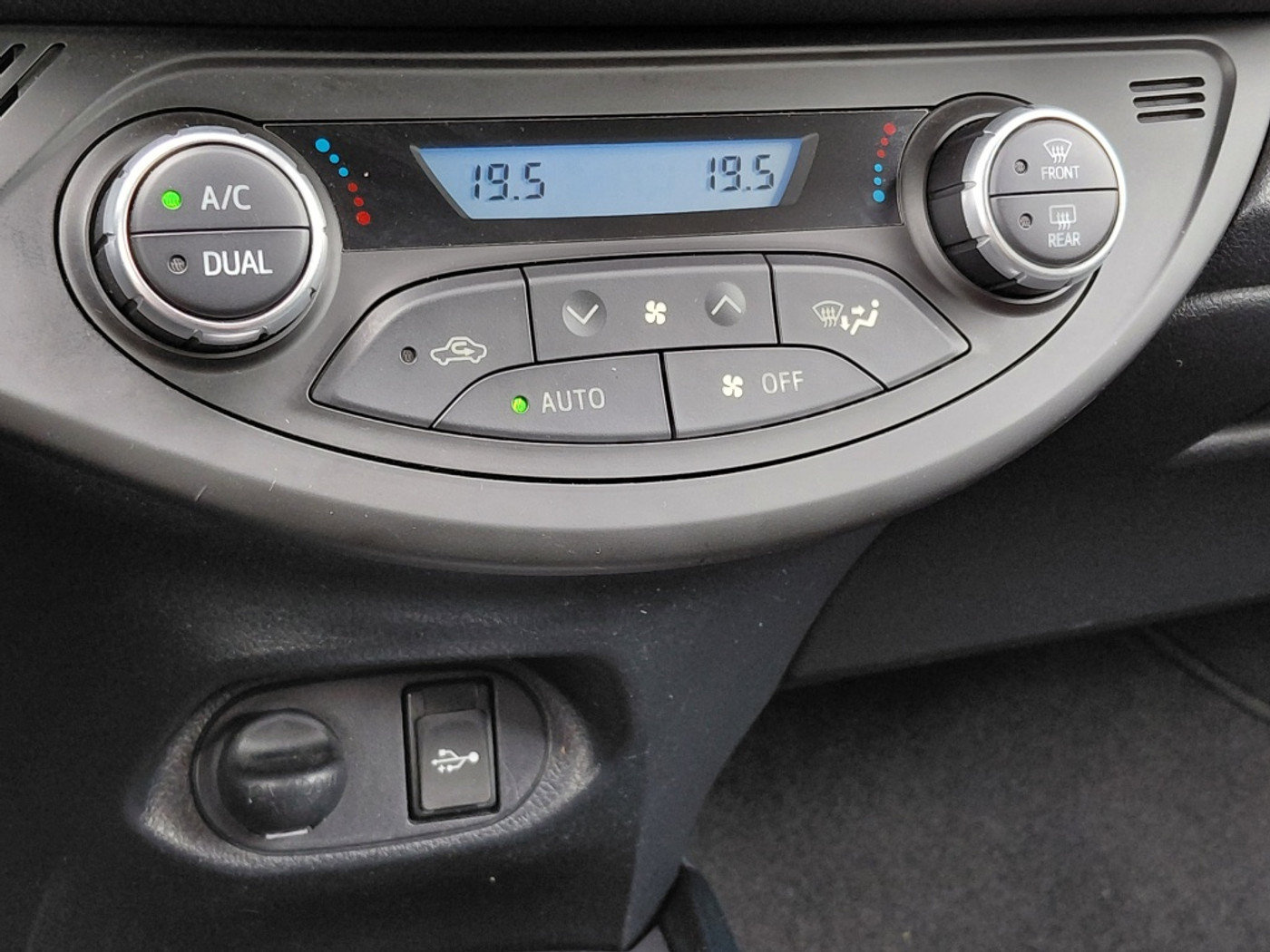 Foto van Toyota Toyota Yaris Hybrid
