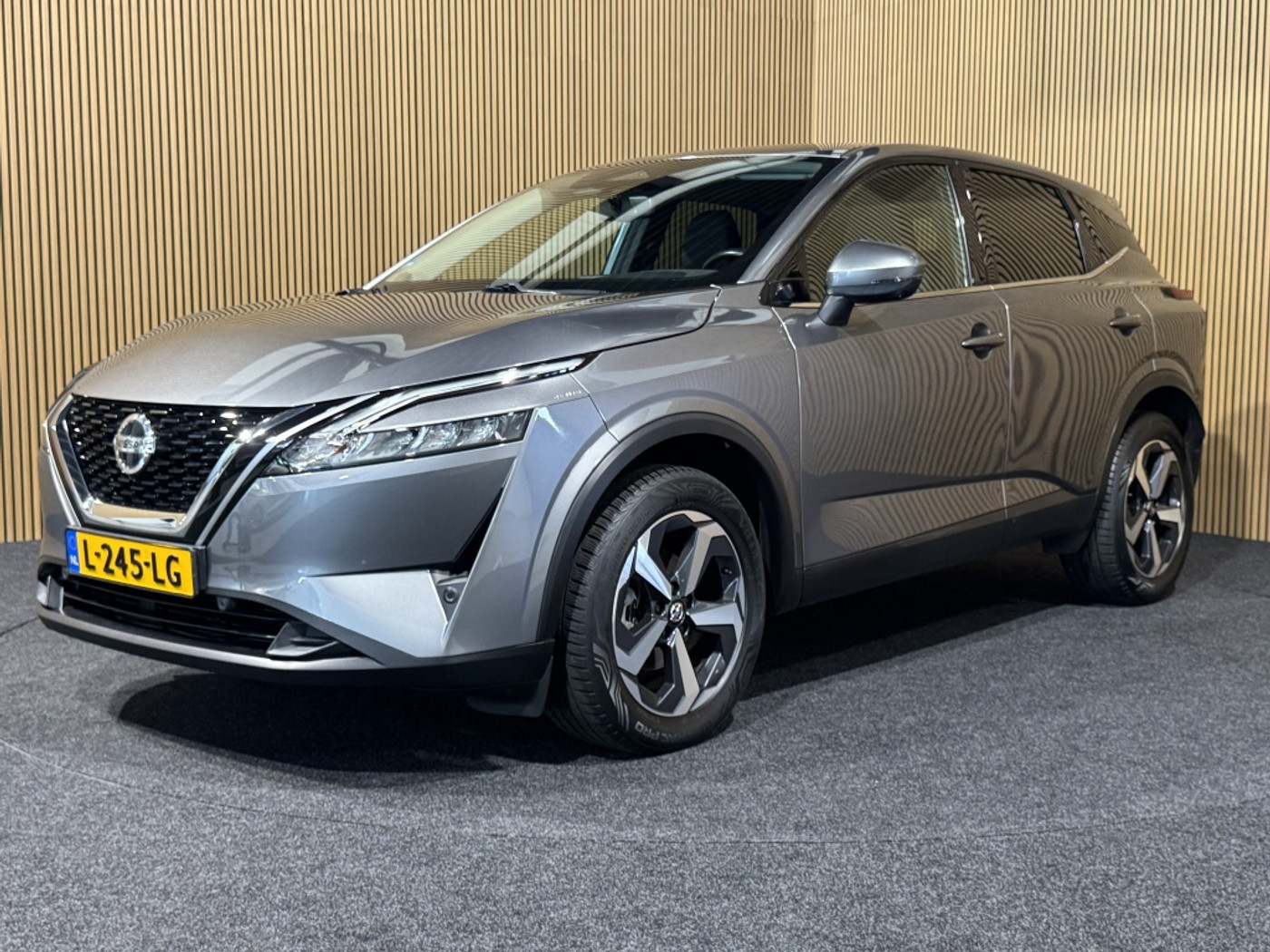 Nissan Qashqai 1.3 MHEV N-Connecta 2021 - voorkant