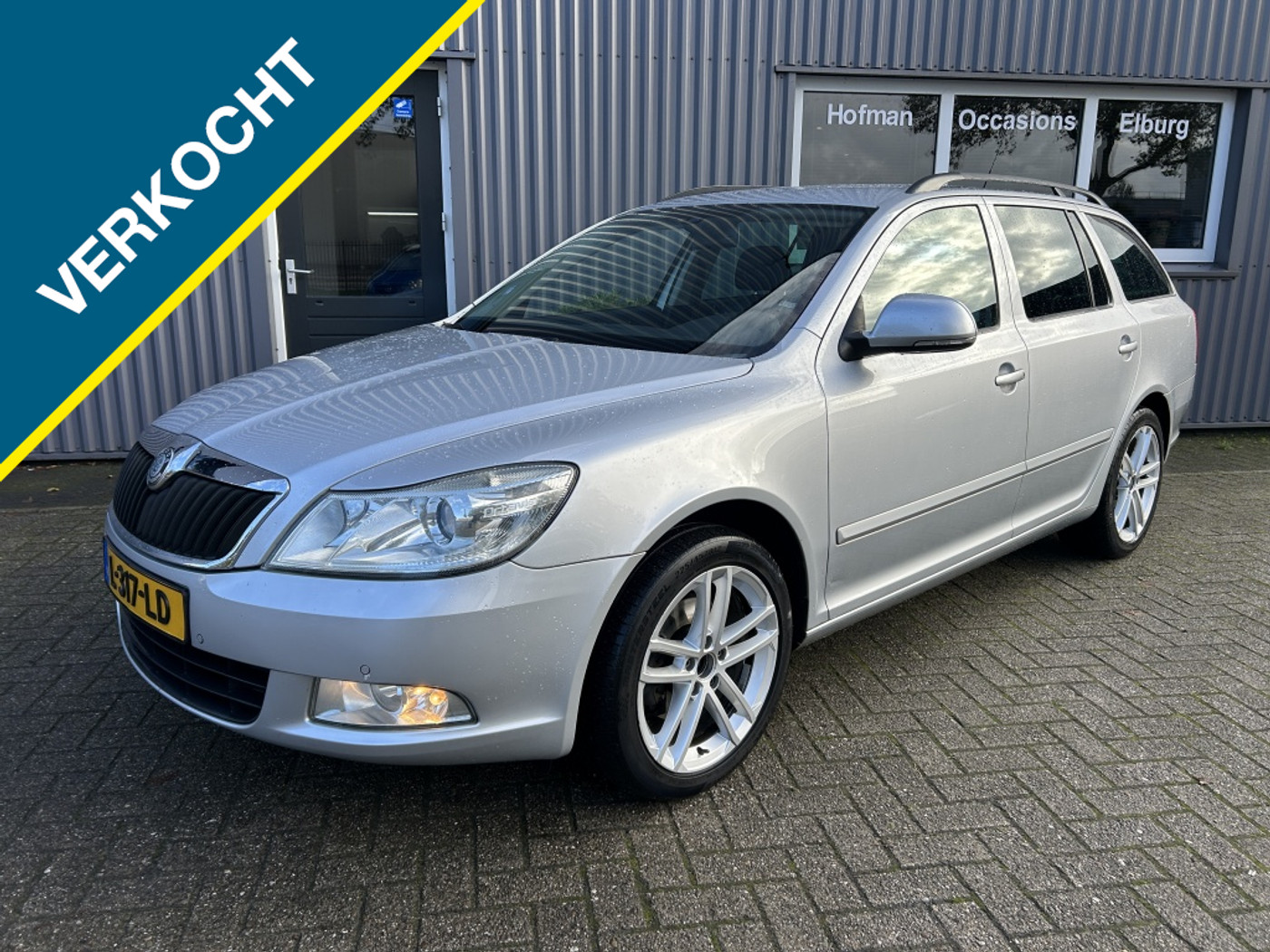 Skoda Octavia 1.8 TSI Ambition PDC NAVI Cruise APK! 2010 - voorkant