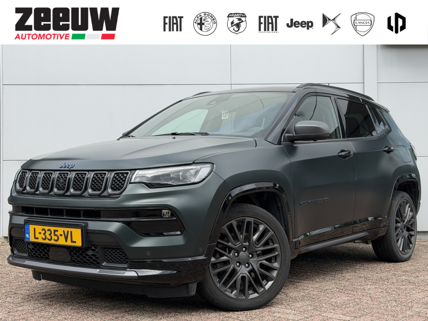 Jeep Compass 4xe 240 PK Hybrid 80th Anniversary | Schuifdak | LED | 360cam | 2021 - voorkant