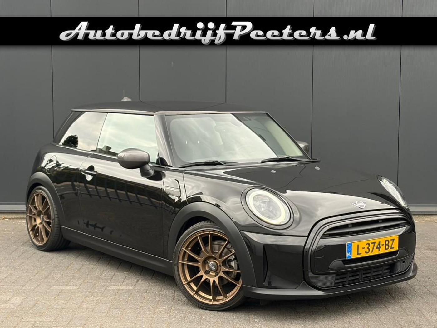 Mini Cooper 1.5 Cooper Navigatie LED Carplay NL-auto 2021 - voorkant