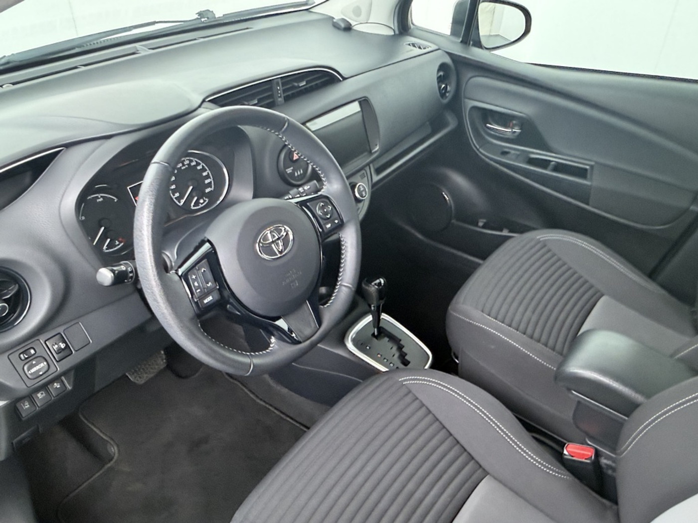 Foto van Toyota Toyota Yaris Hybrid