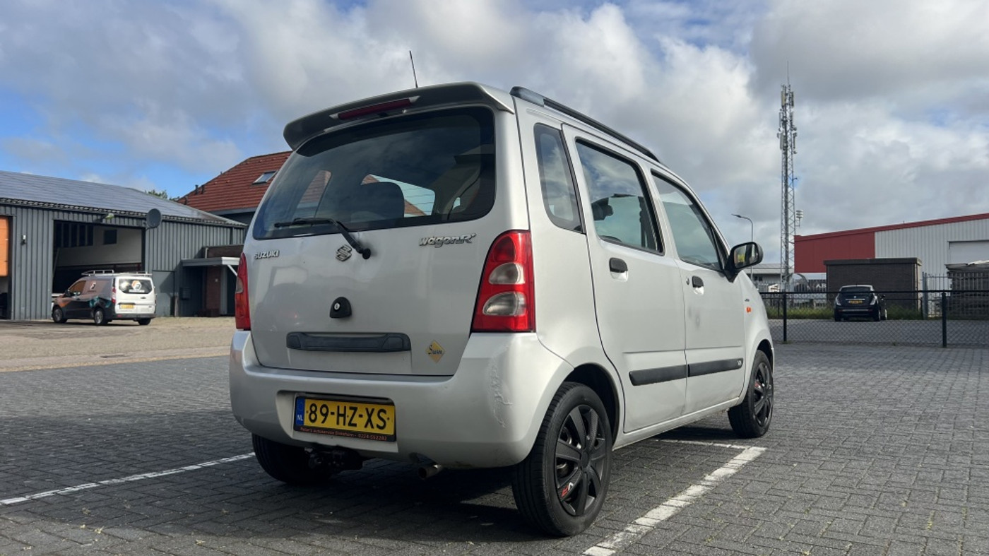 Foto van Suzuki Wagon R