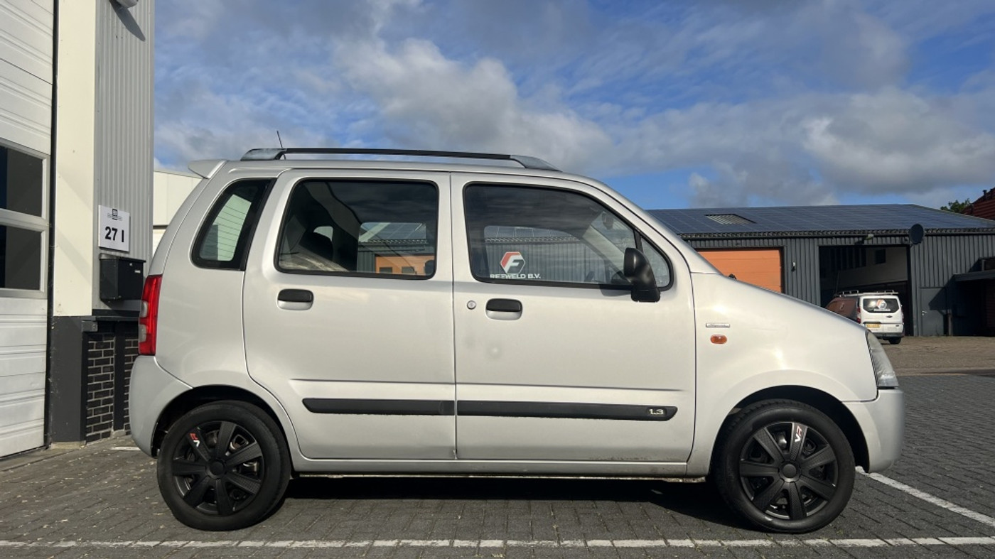 Foto van Suzuki Wagon R
