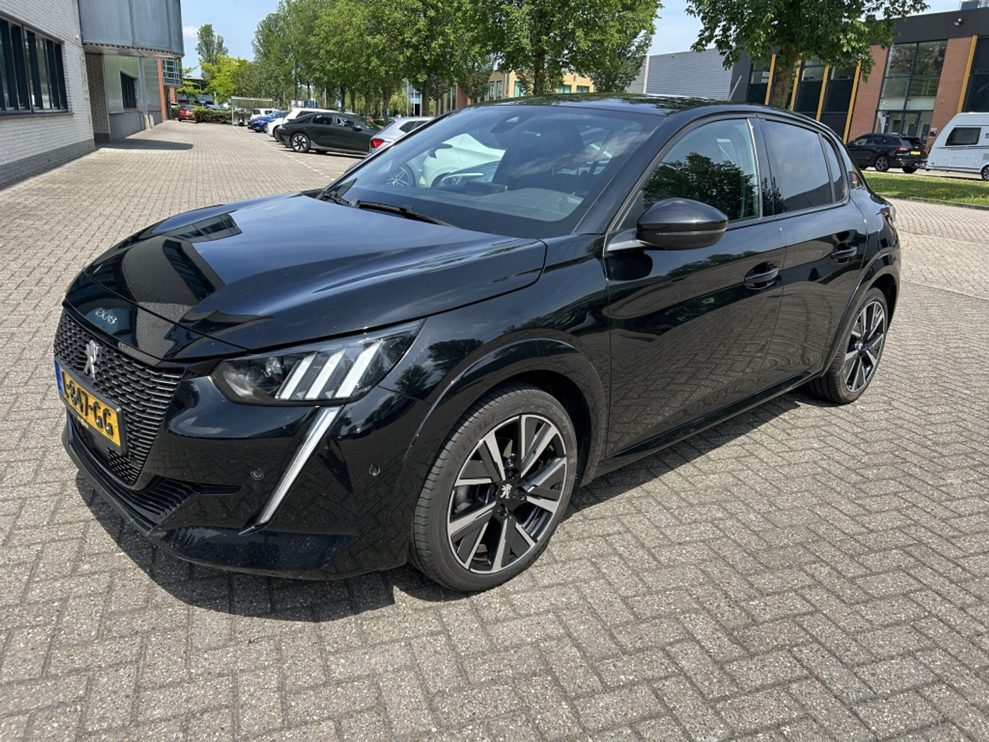 Peugeot 208 1.2 PureTech GT CARPLAY CAMERA DEALER NAP 2021 - voorkant