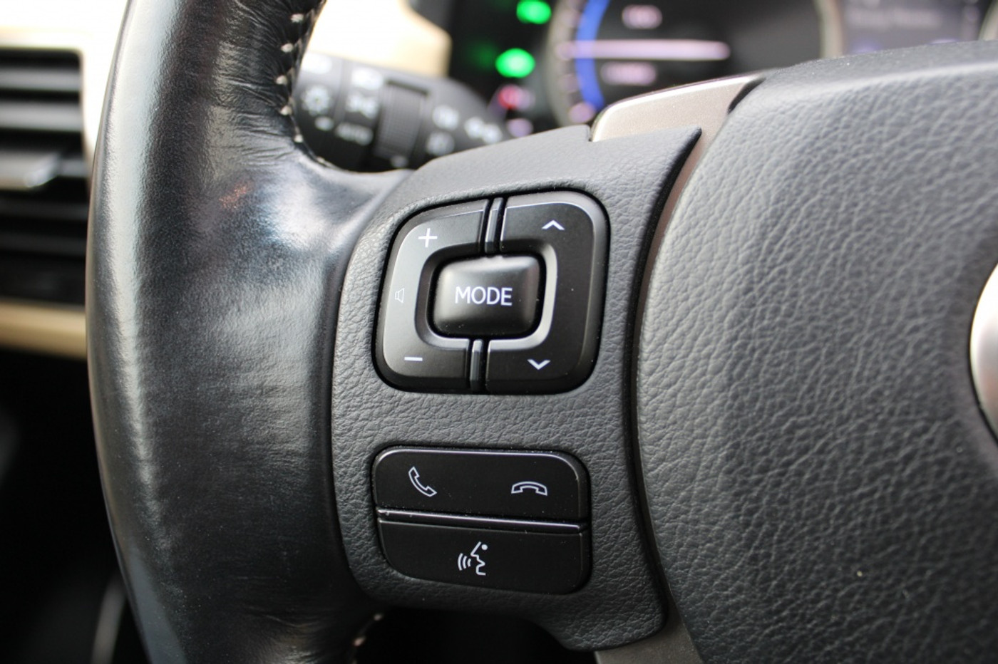 Foto van Lexus Lexus Nx300h