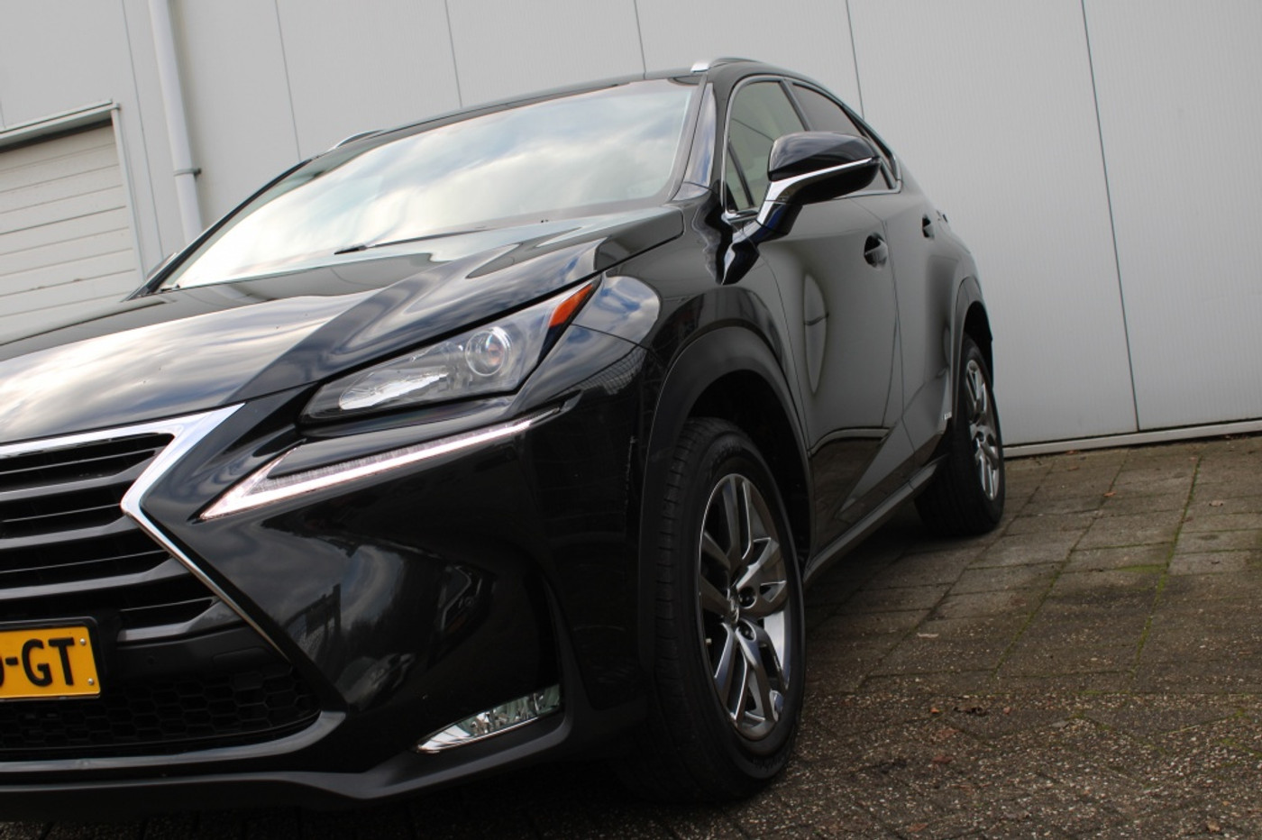 Foto van Lexus Lexus Nx300h