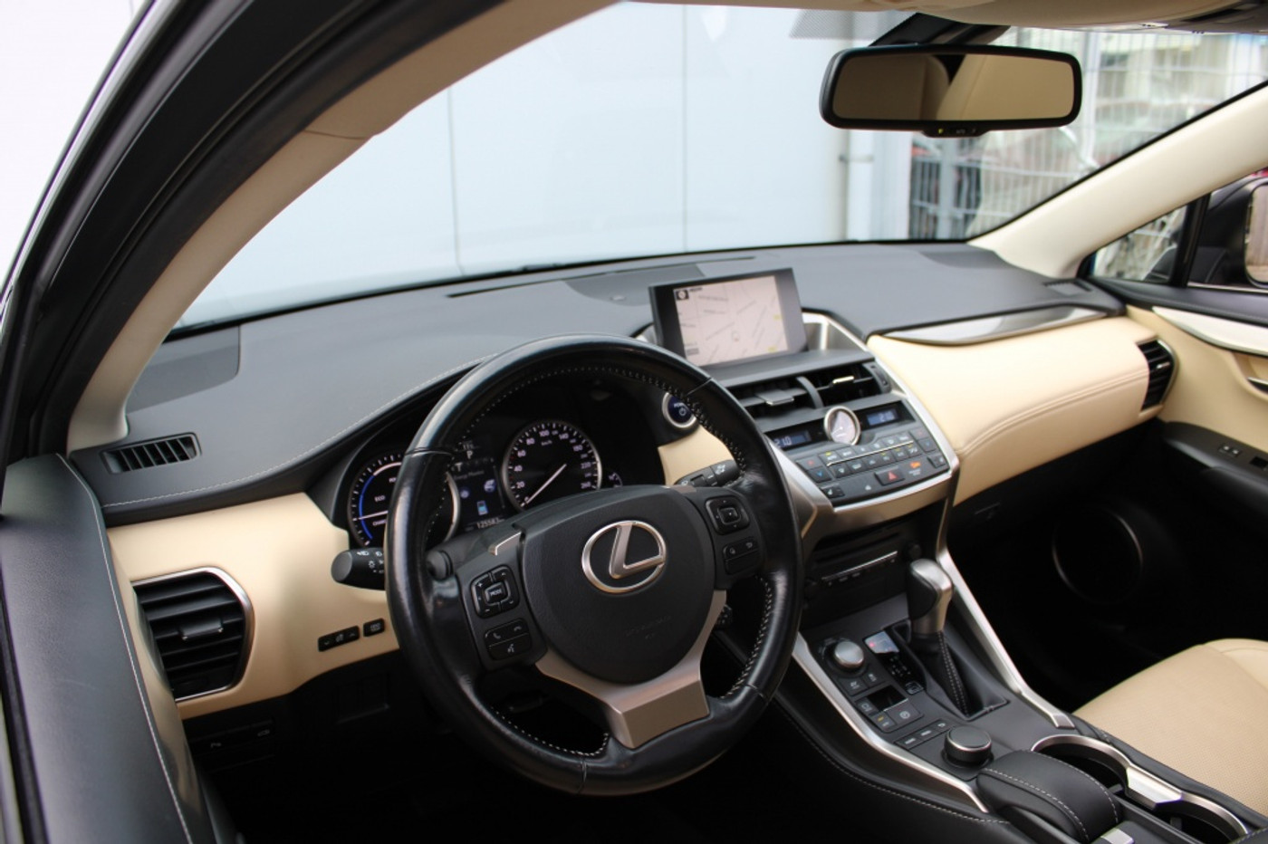 Foto van Lexus Lexus Nx300h