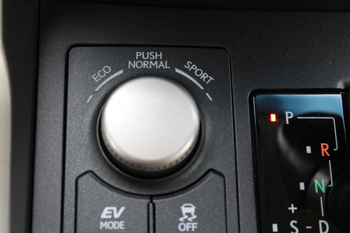 Foto van Lexus Lexus Nx300h