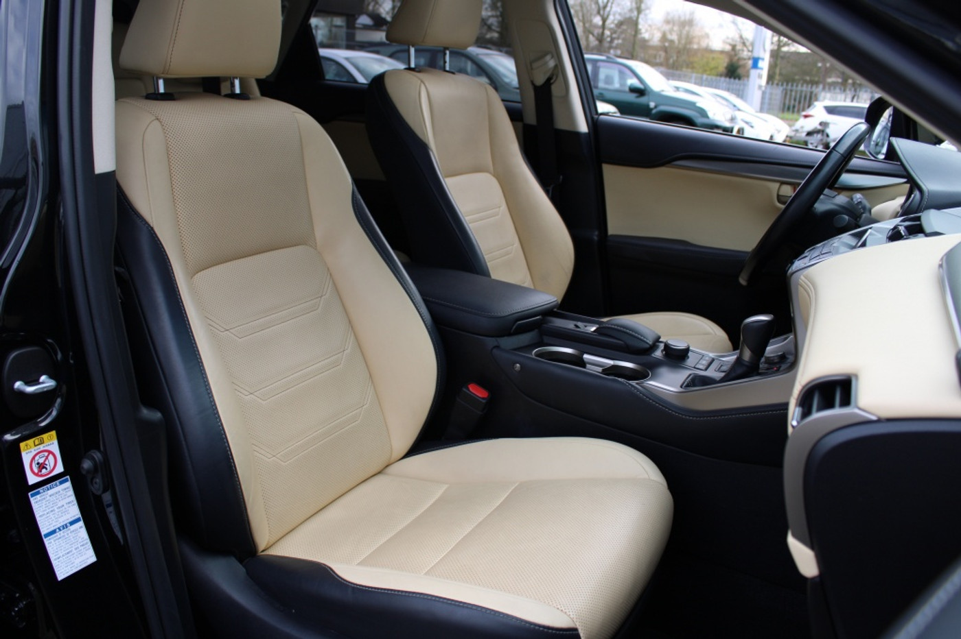 Foto van Lexus Lexus Nx300h