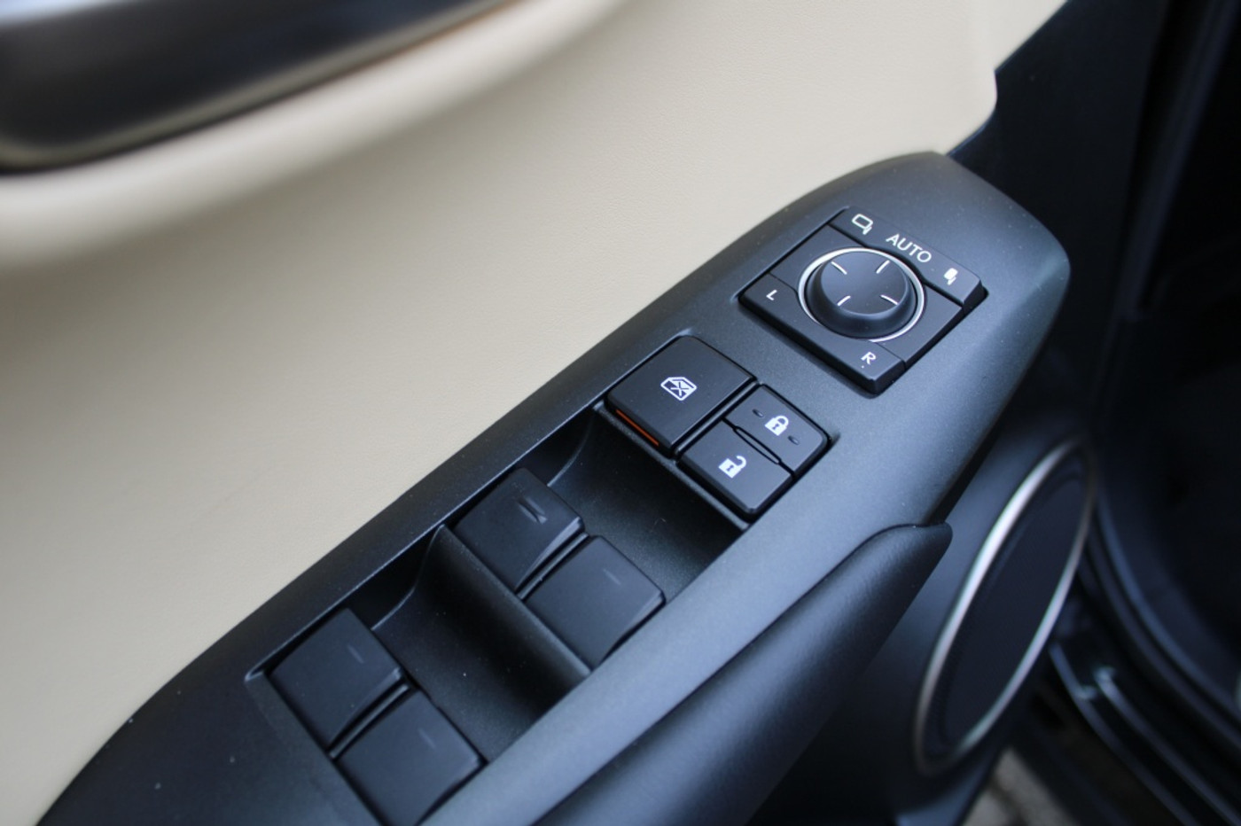 Foto van Lexus Lexus Nx300h
