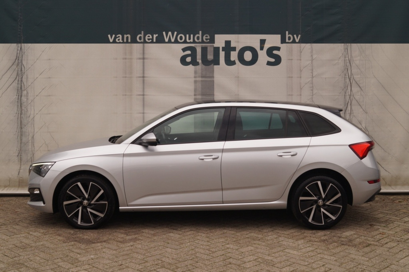 Skoda Scala 1.5 TSI 150pk DSG Sport Business -PANO-NAVI-ECC-DIGI- 2021 - voorkant