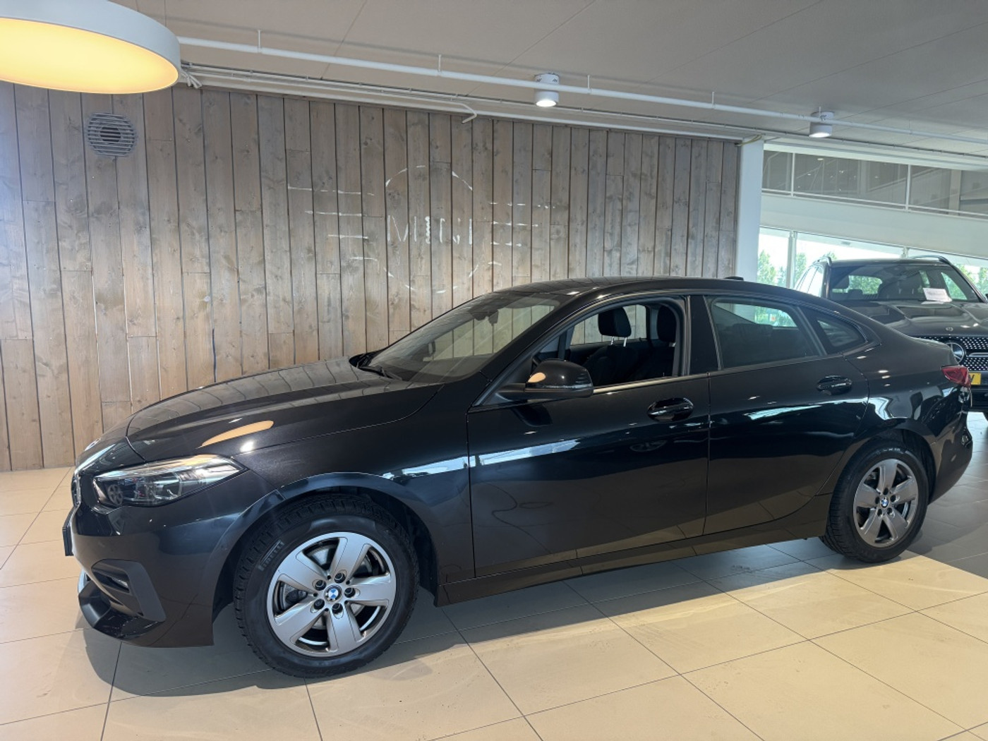 BMW 218i 218i Business Edition Plus 2021 - voorkant