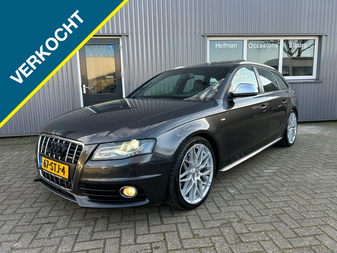 Audi Audi A4 3.0 TDI q. S-Line Panodak 19"LMV B&O VOL! 2009 - voorkant