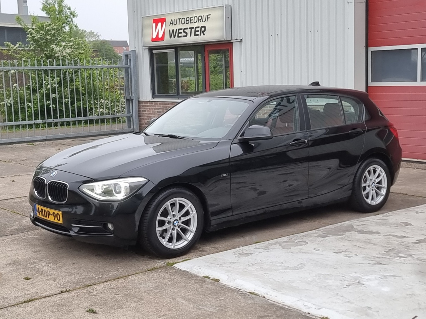 BMW 1er Reihe 116i EDE Upgrade Ed. 2013 - voorkant