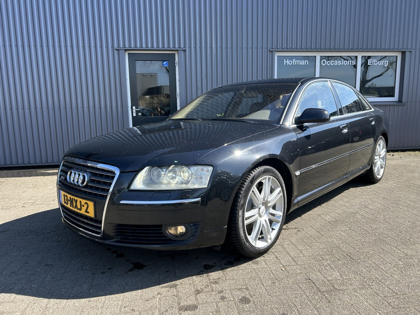 Audi Audi A8 6.0 W12 quattro Pro Line Stoelverk. PDC 21" LMV APK! 2004 - voorkant