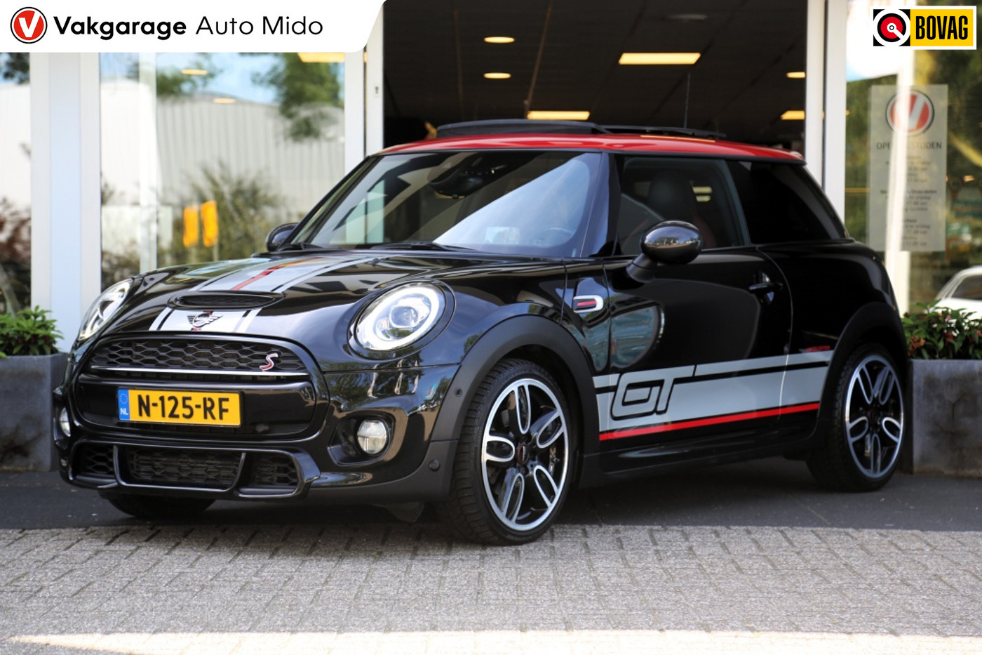 Mini Cooper S 2.0i Cooper S GT Limited Edition | Panorama | John Cooper Works 2019 - voorkant