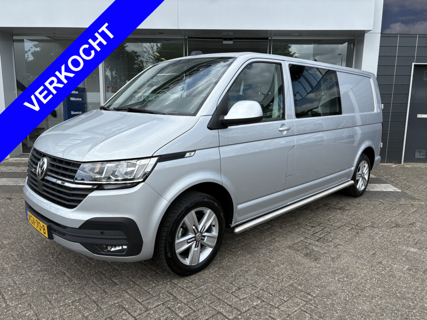 Volkswagen Transporter 2.0 TDI L2H1 DC 2020 - voorkant