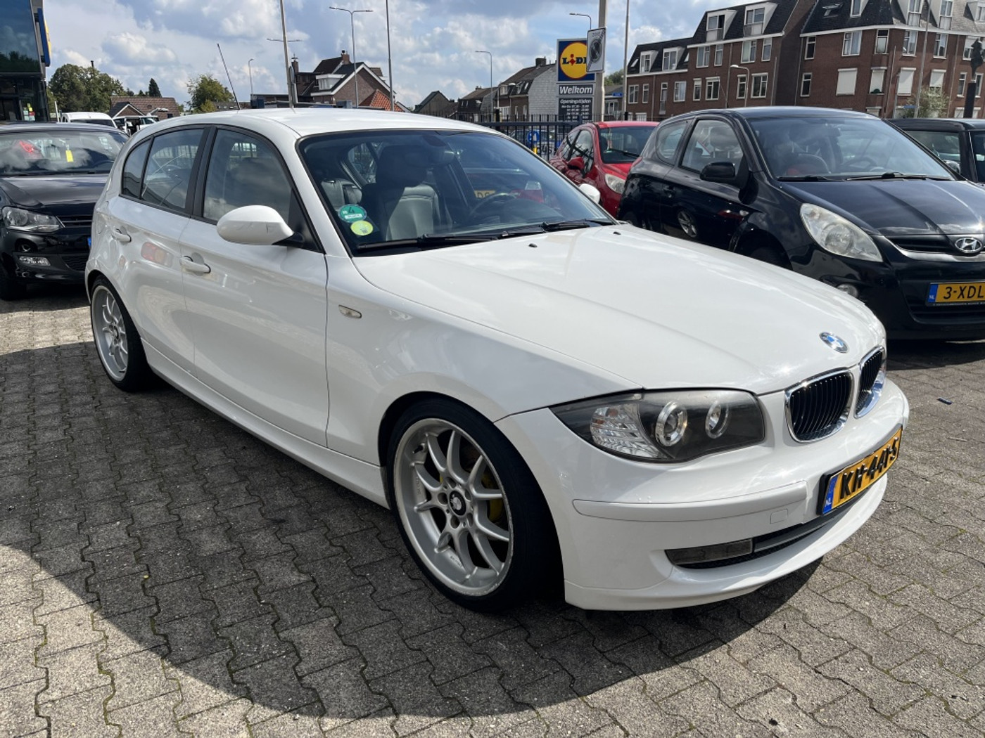BMW 1er Reihe 116i High Executive*PAS 70 DKM*TOPSTAAT* 2010 - voorkant