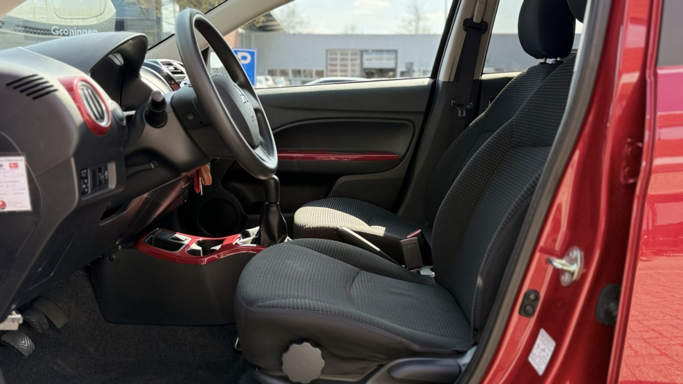 Foto van Mitsubishi Space Star