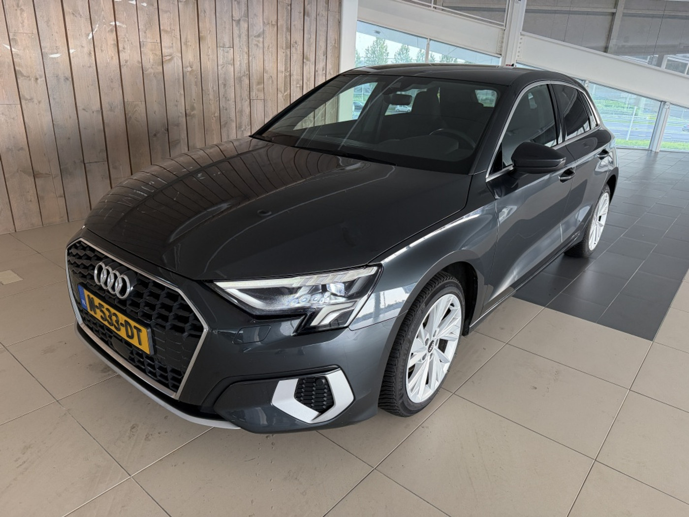 Audi A3 Sportback 30 TFSI  Advanced edition 2021 - voorkant