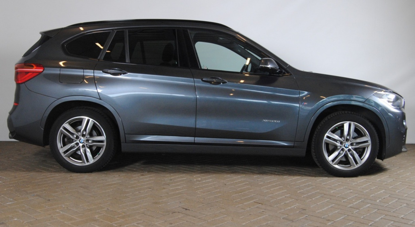 Foto van BMW X1 Xdrive20i