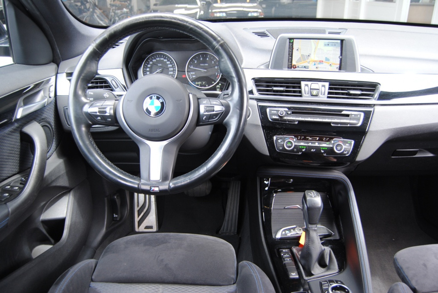 Foto van BMW X1 Xdrive20i