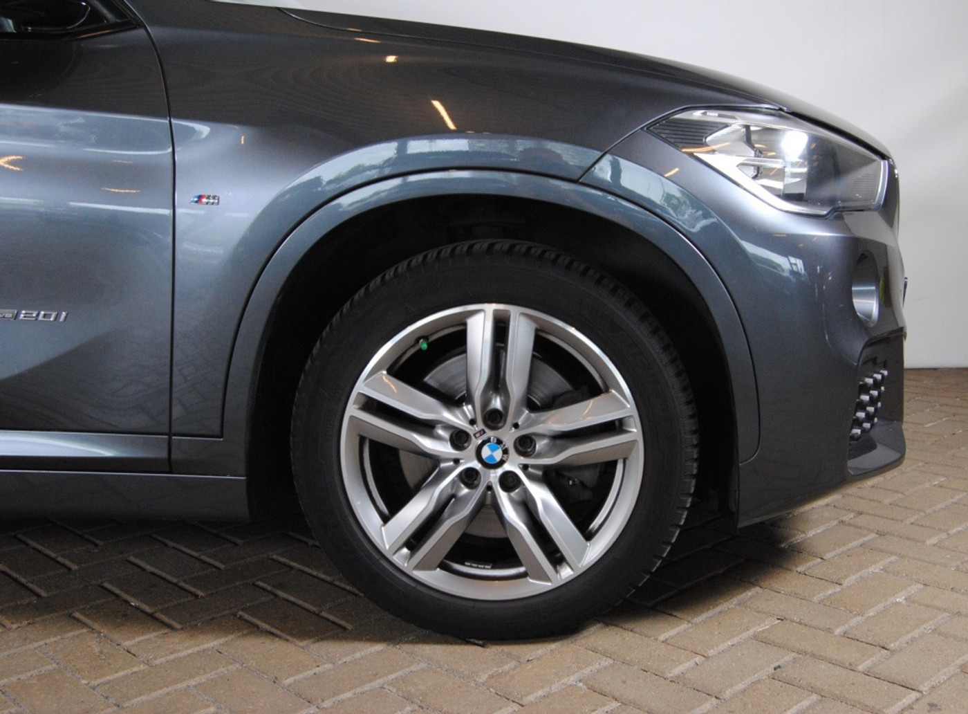 Foto van BMW X1 Xdrive20i