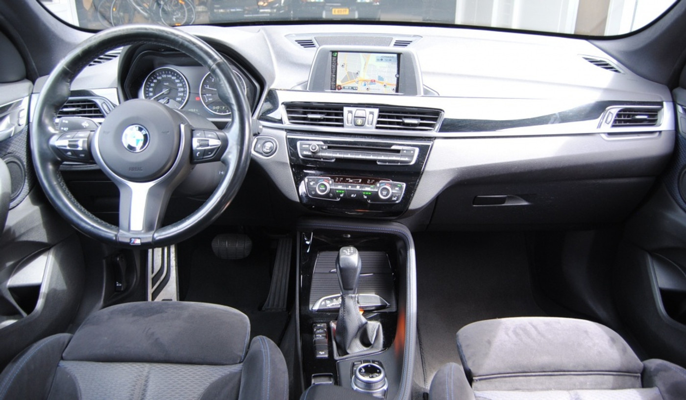 Foto van BMW X1 Xdrive20i