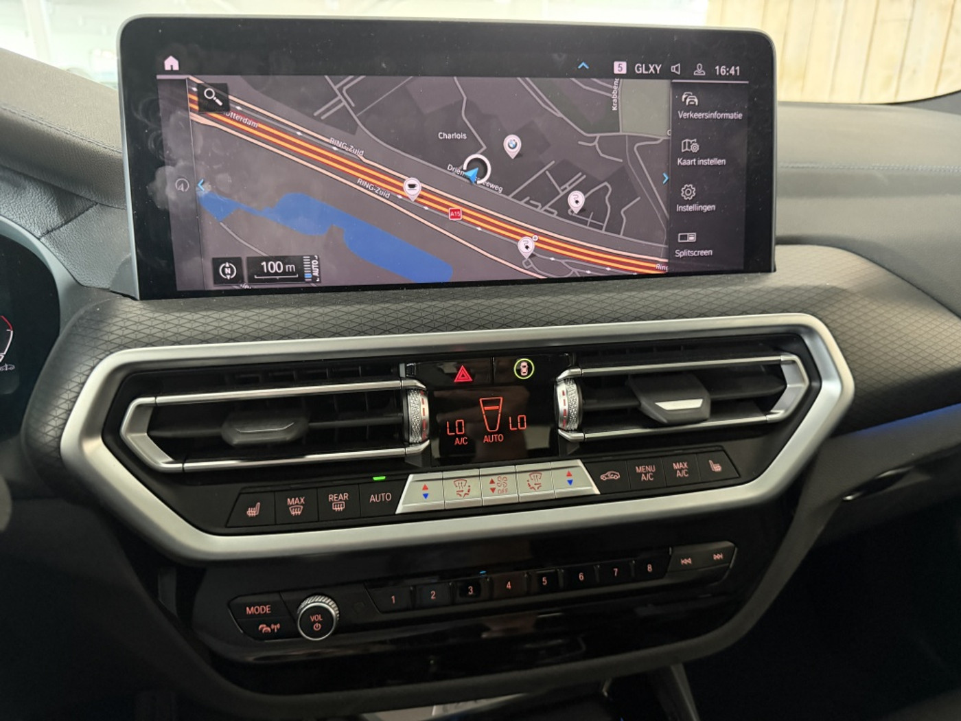Foto van BMW Ix3